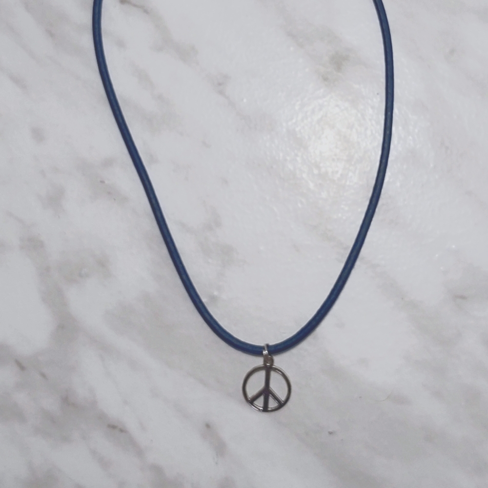 ✌️ Vintage 90s Peace and Love Grunge Choker 
